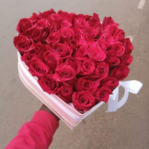 VALENTINE'S LOVERS ROSES BOX