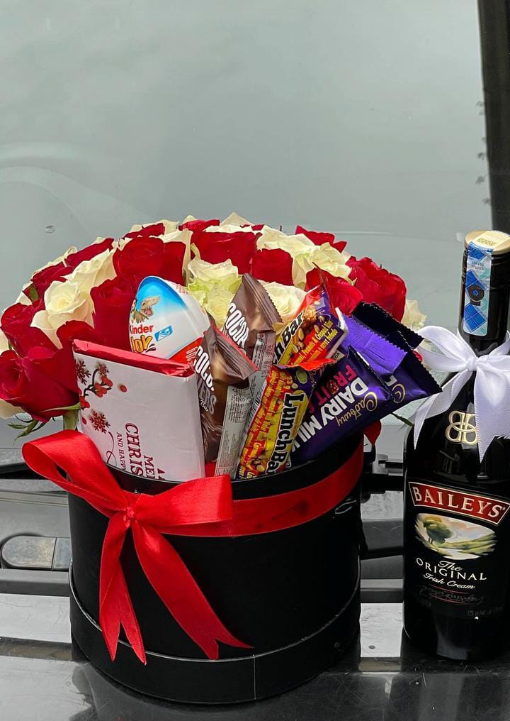 BAILEYS & ROSES AND CHOCOLATES COMBO