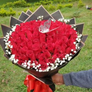 60 ROSES , BABY BREATH RIM & BUTTERFLY DECOR