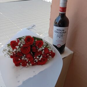 RED ROSES & FOUR COUSINS RED WINE